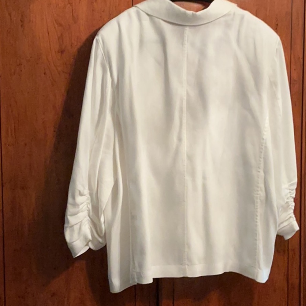 Chico's Classic White Blazer - Picture 2 of 2